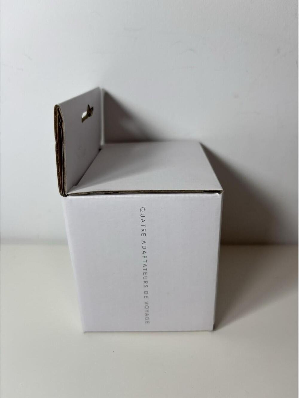 Vital Travel Power Adapters Comes With 4 - BRAND NEW IN BOX - Picture 4 of 5